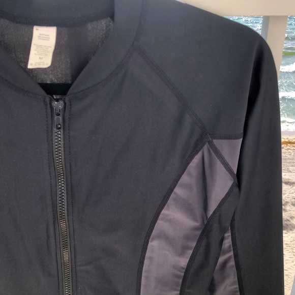 WORKOUT STRETCHY LONG SLEEVE ZIPPERED TOP - Picture 2 of 5